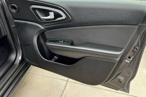 2016 Chrysler 200