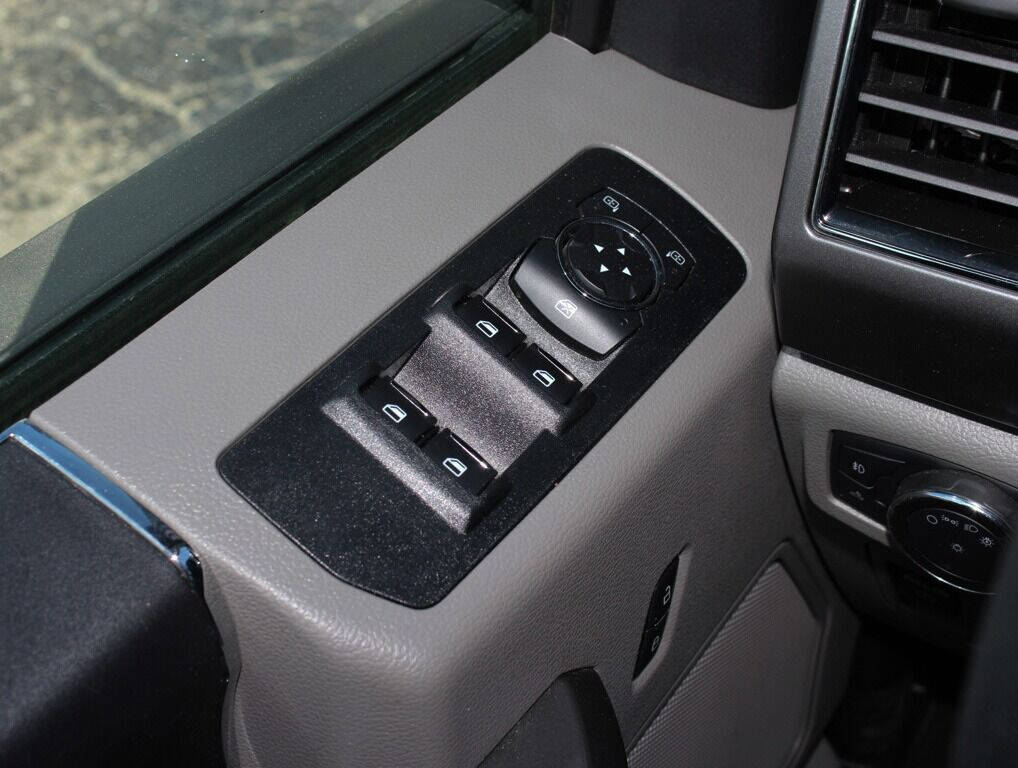 2020 Ford F-150  - $38,995
