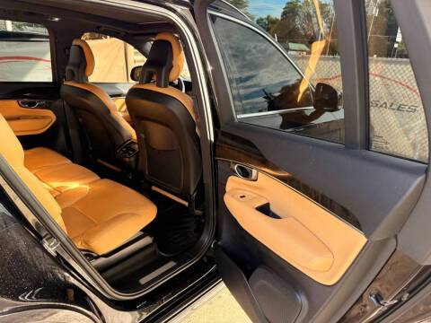 2018 Volvo XC90 T6 Momentum