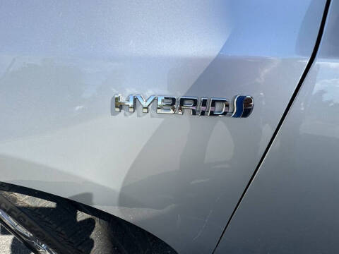 2015 Toyota Prius v Two