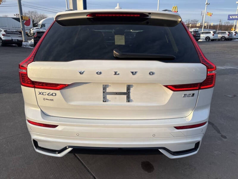 2025 Volvo XC60 B5 Plus Dark Theme