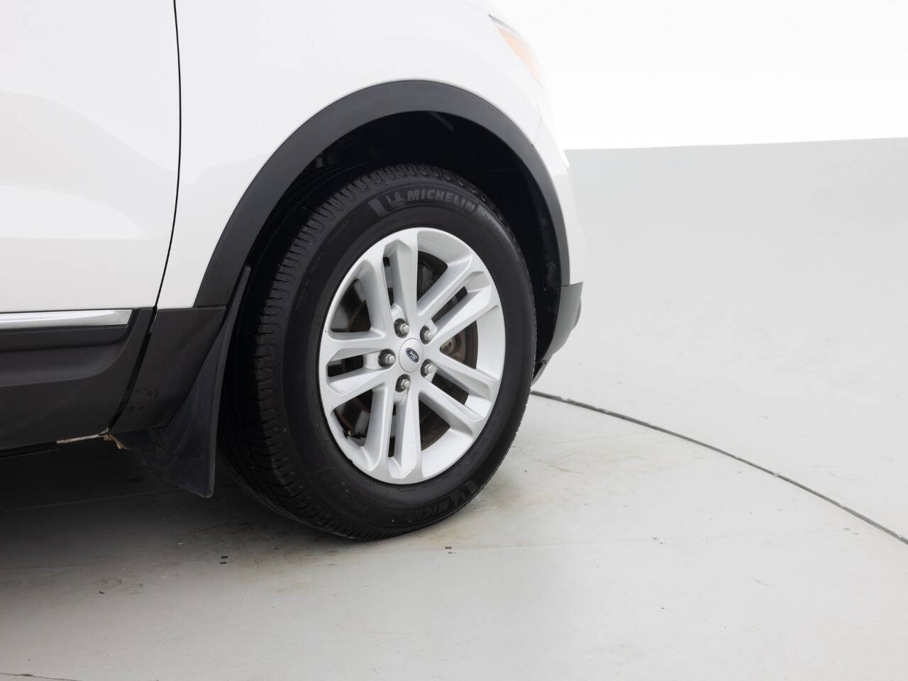 Used Car 2015 Ford Explorer  Xlt Awd 4dr Suv For Sale Under $10,000 In Coal City, Illinois