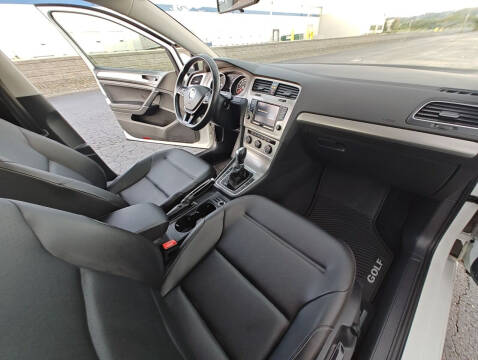 2017 Volkswagen Golf TSI S