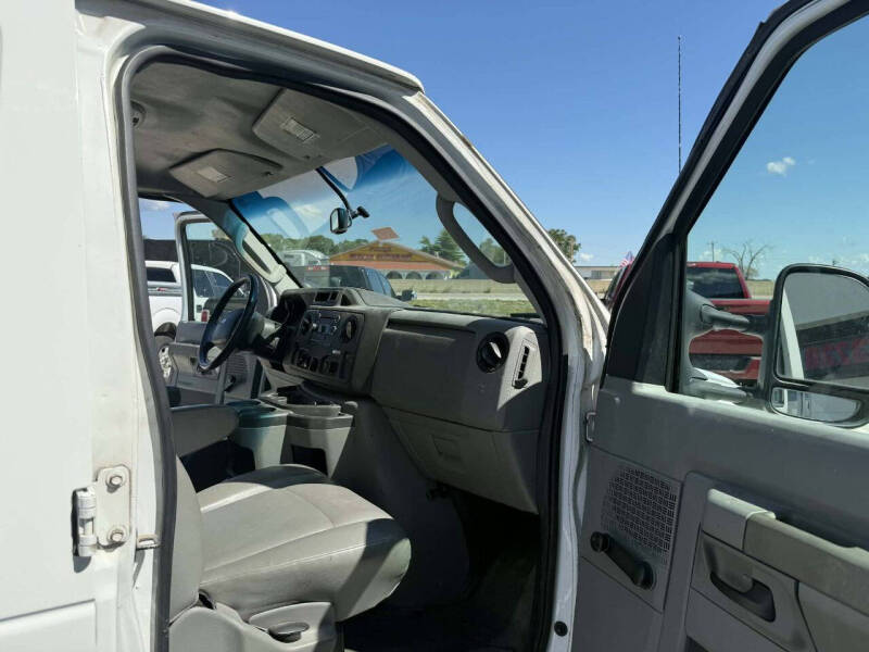 2014 Ford E-Series E-350 SD