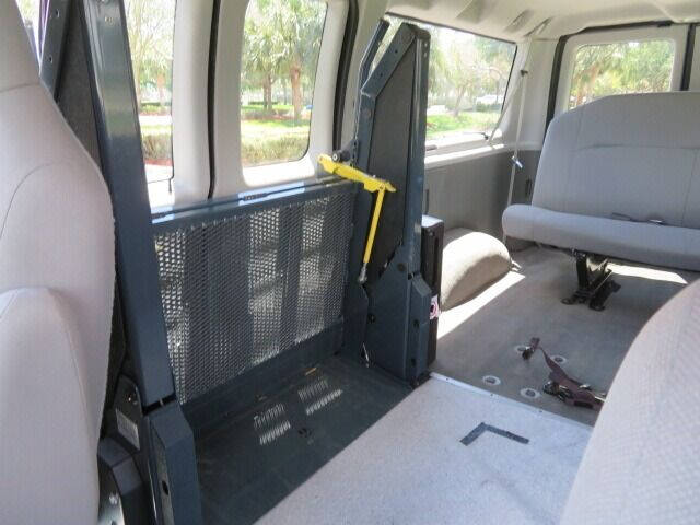 2013 Ford E-Series E-150 XLT