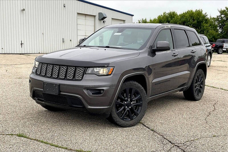 Used 2018 Jeep Grand Cherokee Altitude with VIN 1C4RJFAG3JC210806 for sale in Montevideo, Minnesota