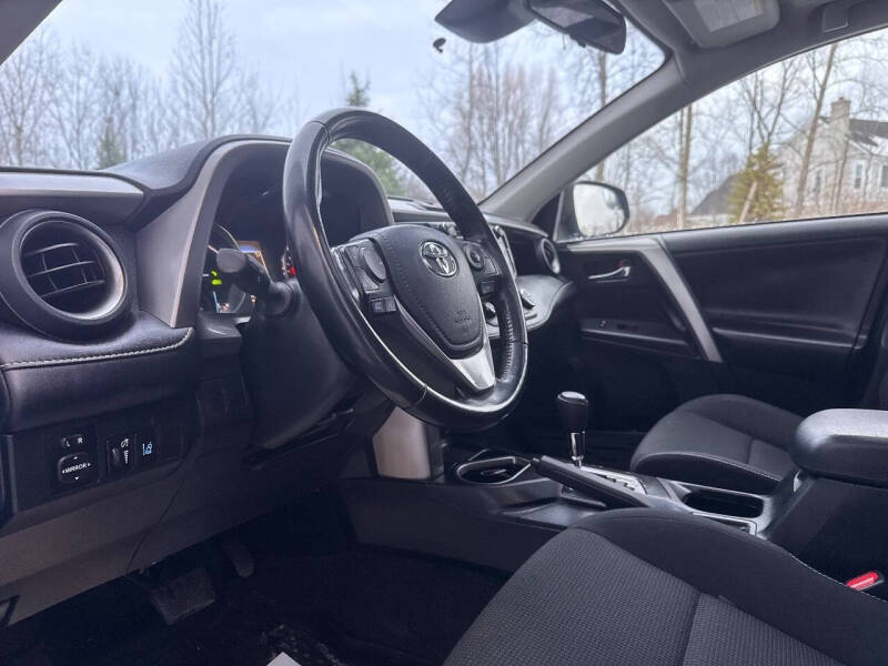 2017 Toyota RAV4 Hybrid XLE