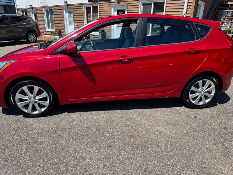 2012 Hyundai Accent SE