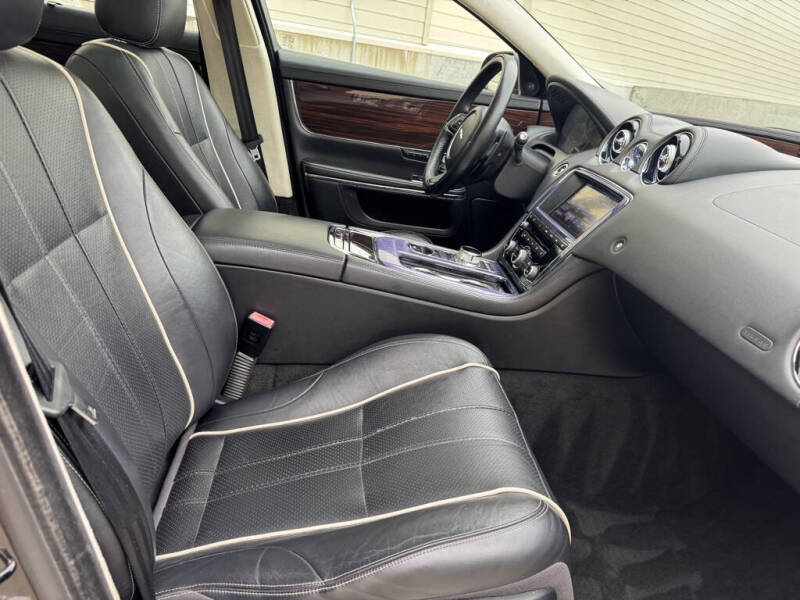 2013 Jaguar XJL Portfolio