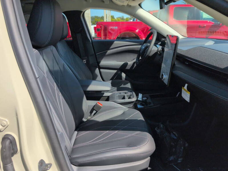 2025 Ford Mustang Mach-E Select