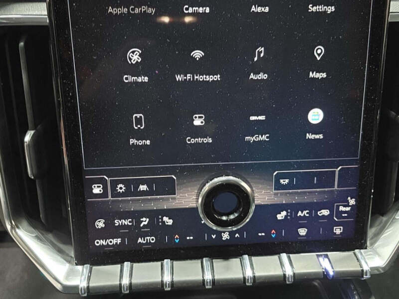 2024 GMC Acadia Elevation