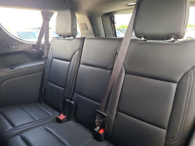 2024 Chevrolet Suburban LT