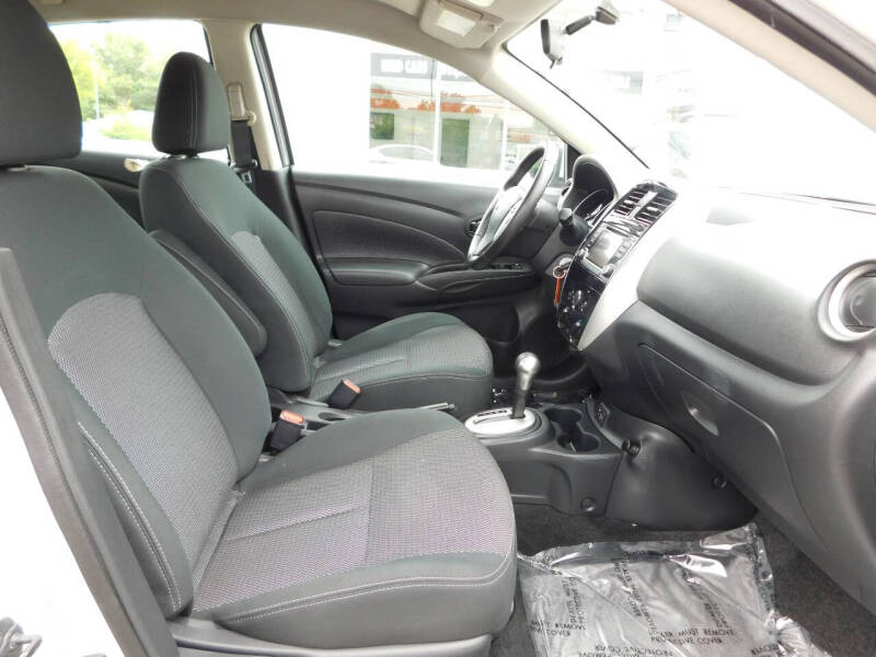2018 Nissan Versa SV