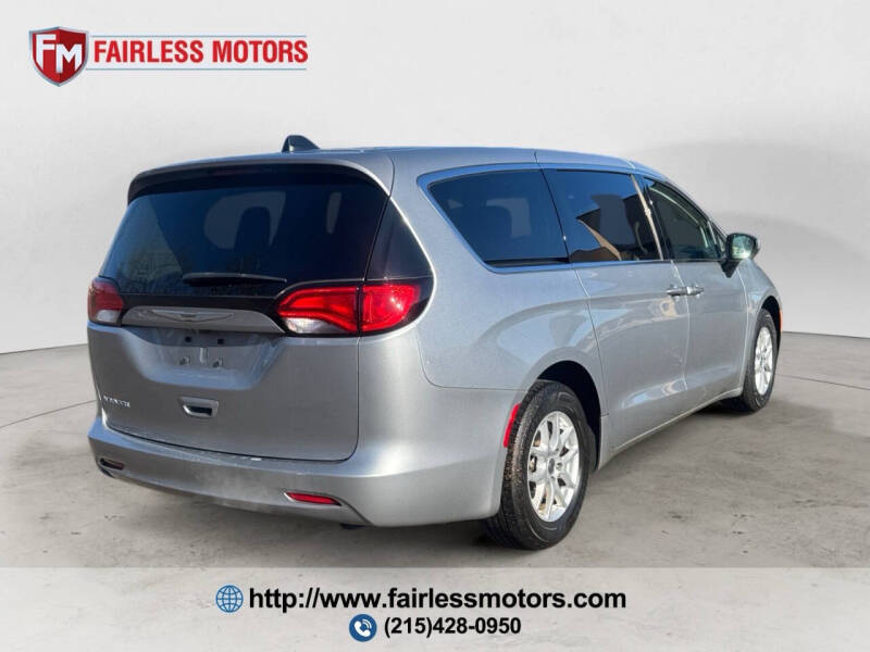 2021 Chrysler Voyager LX