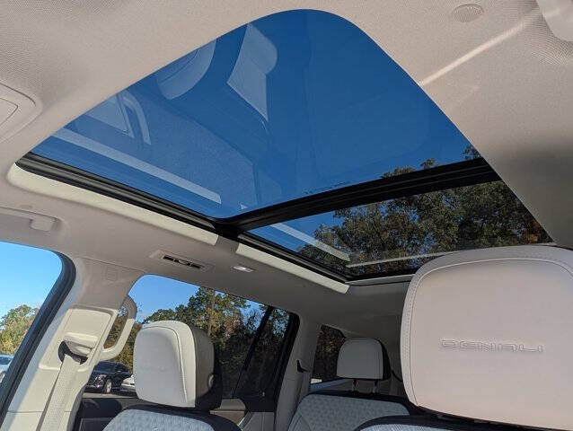 2024 GMC Acadia Denali