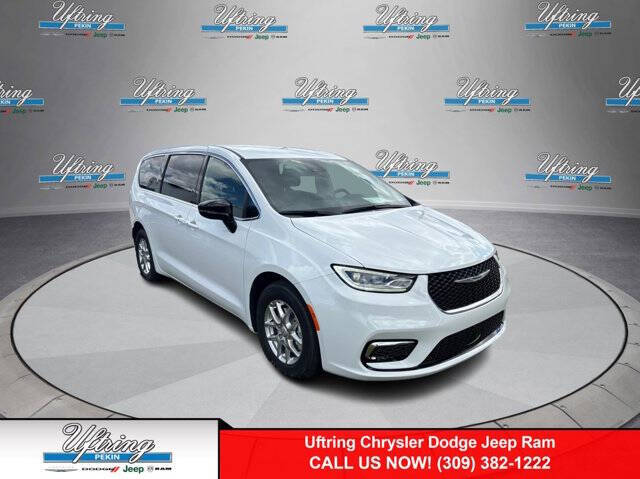 2026 Chrysler Pacifica Select