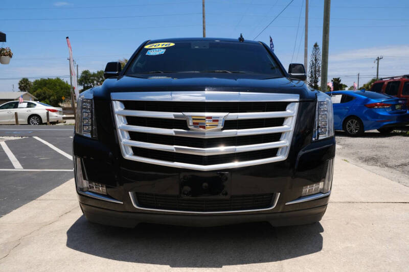2016 Cadillac Escalade Luxury Collection