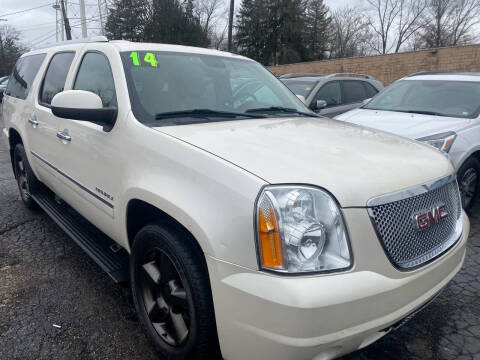 2014 GMC Yukon XL for sale at Drive Now Auto in Youngstown OH