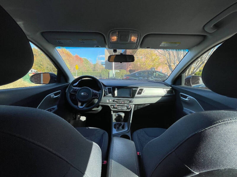 2018 Kia Niro LX photo 18