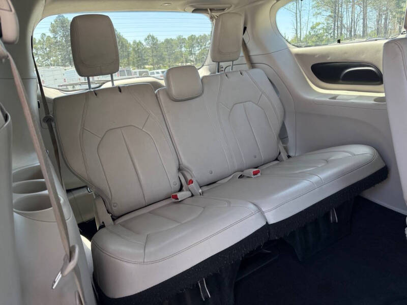 2017 Chrysler Pacifica Touring-L