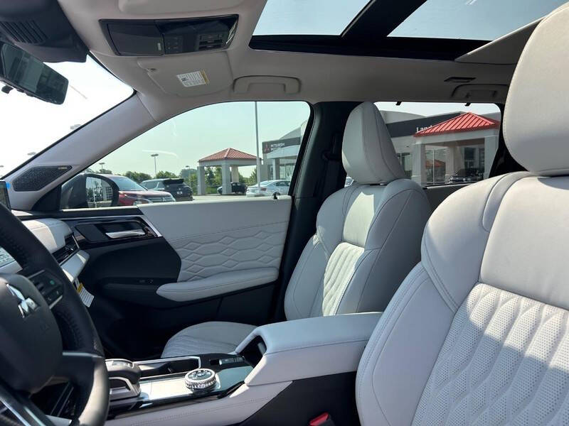 2025 Mitsubishi Outlander SEL Platinum Edition