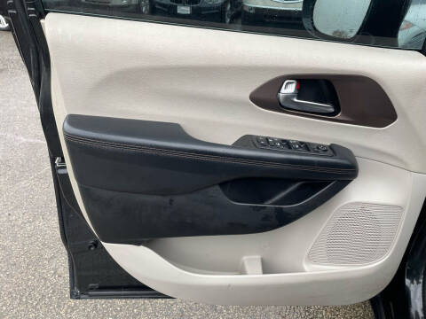 2019 Chrysler Pacifica Touring L