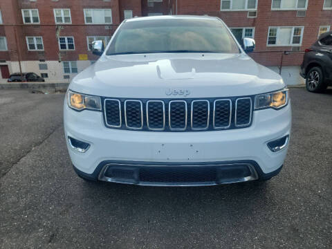 2019 Jeep Grand Cherokee for sale at OFIER AUTO SALES in Freeport NY