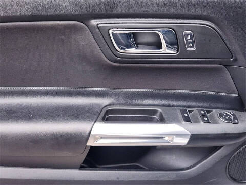 2016 Ford Mustang V6