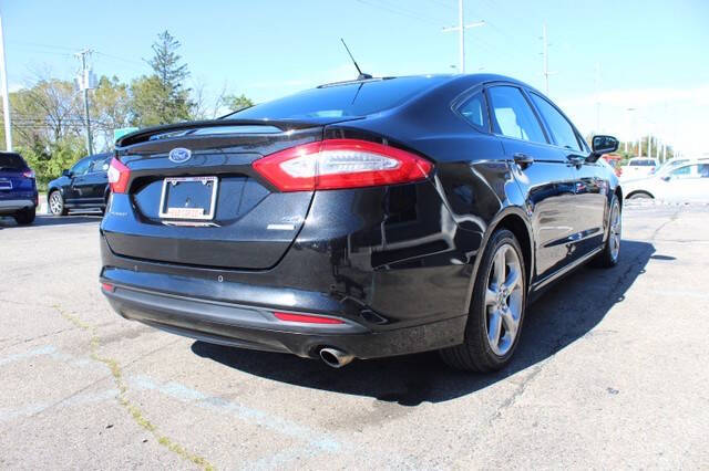 2013 Ford Fusion SE photo 7