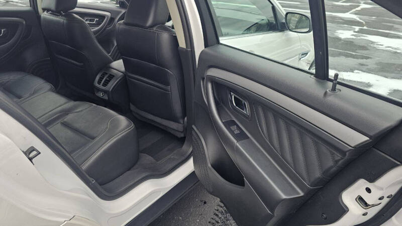 2011 Ford Taurus SEL