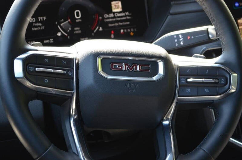 2025 GMC Acadia Elevation