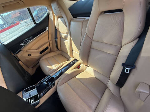 2016 Porsche Panamera S