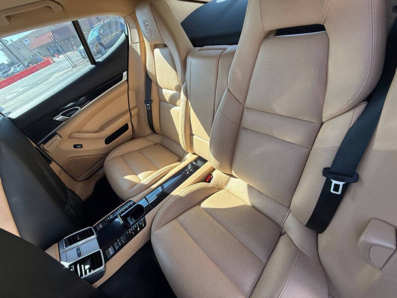 2016 Porsche Panamera S