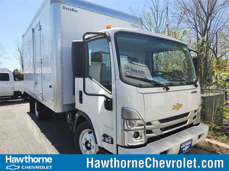 2024 Chevrolet Low Cab Forward Base's photo