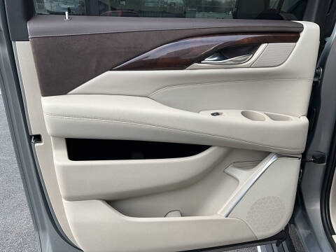 2017 Cadillac Escalade ESV Premium Luxury