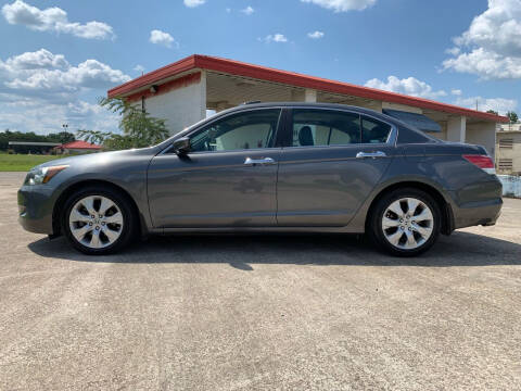 2009 Honda Accord for sale at Tennessee Valley Wholesale Autos LLC in Huntsville AL