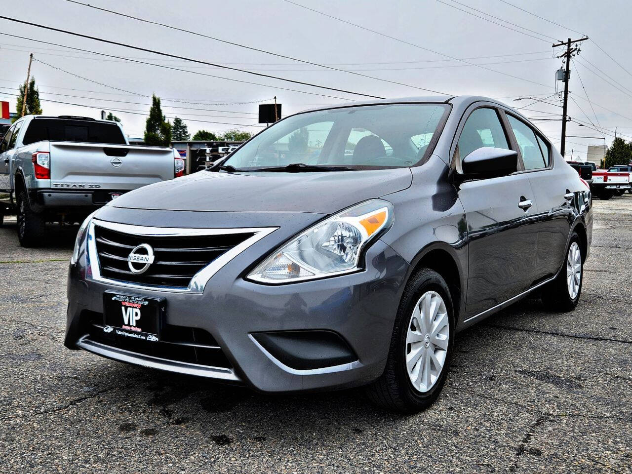 2016 nissan versa grey