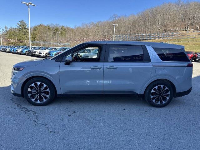 2024 Kia Carnival EX