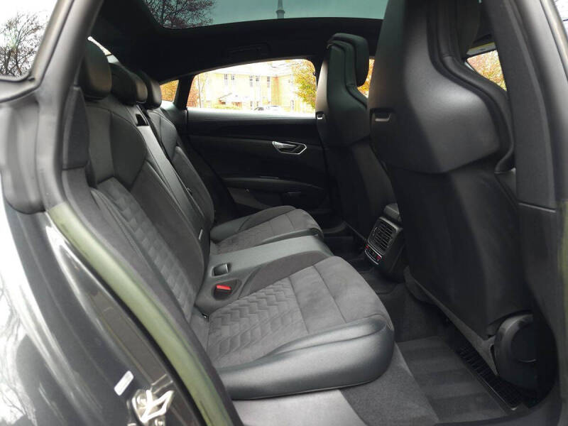 2023 Audi e-tron GT quattro Prestige