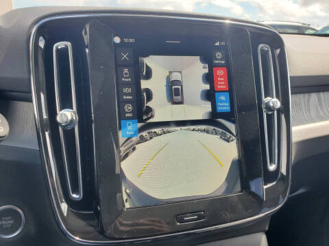 2026 Volvo XC40 B4 Plus