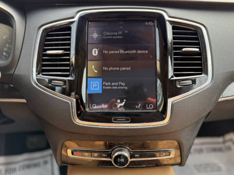 2016 Volvo XC90 T6 Momentum