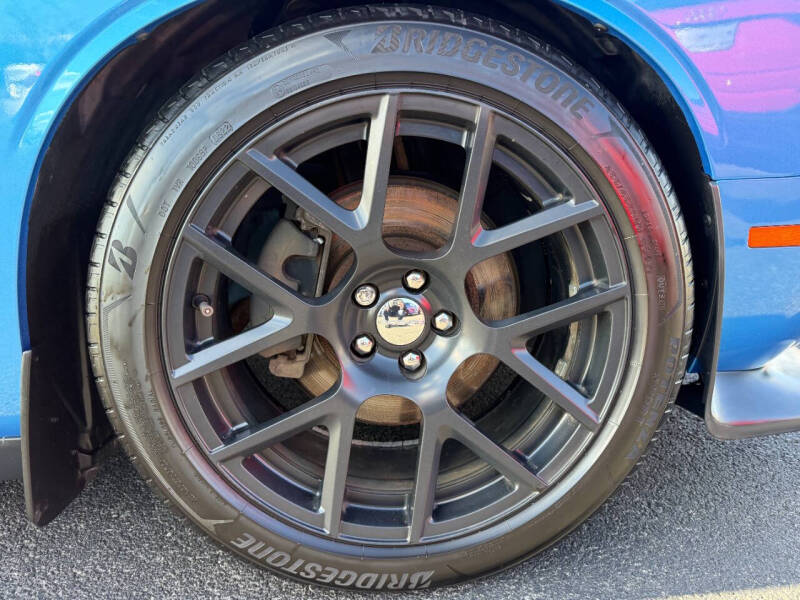 2015 Dodge Challenger R/T Plus Shaker