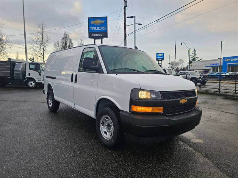 2025 Chevrolet Express 3500