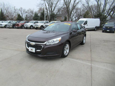 2015 Chevrolet Malibu for sale at Aztec Motors in Des Moines IA