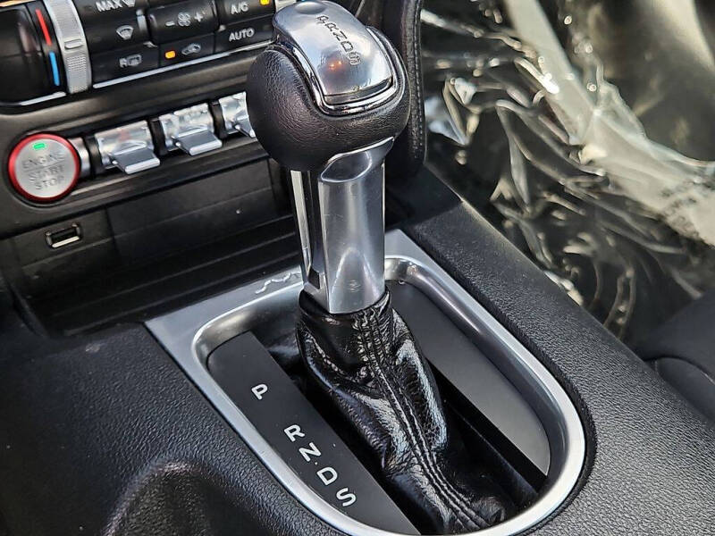 2022 Ford Mustang EcoBoost