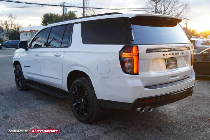 2023 Chevrolet Suburban RST