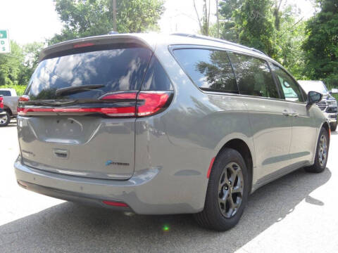 2023 Chrysler Pacifica Plug-In Hybrid Touring L