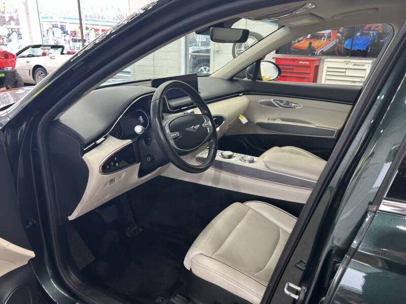 2023 Genesis GV70 2.5T Standard