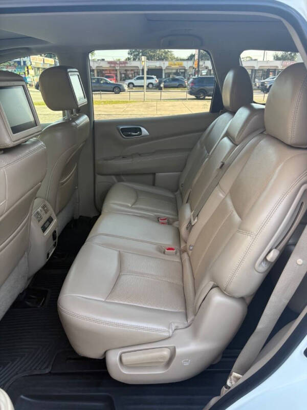 2017 Nissan Pathfinder Platinum