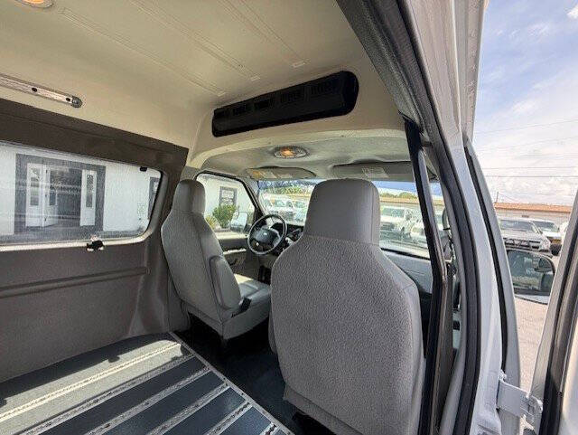 2014 Ford E-Series E-250